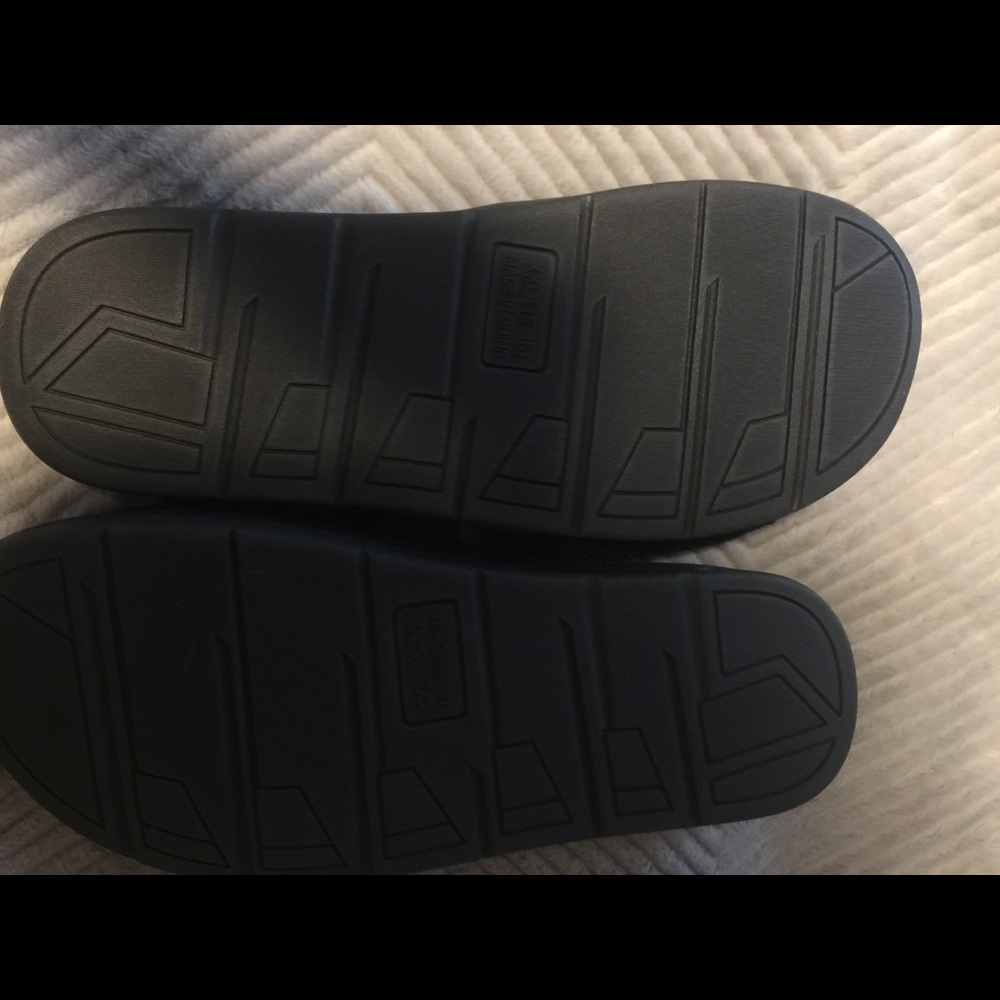 Slides for beach, shower or just walking